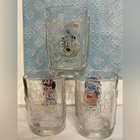 Vintage McDonald’s World 2000 Millennium Celebration Glasses set of 3 - Picture 7 of 17